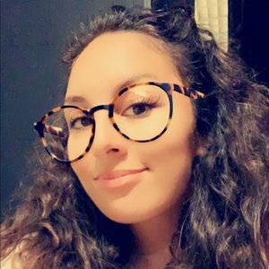 Meet your Posher, Hajar